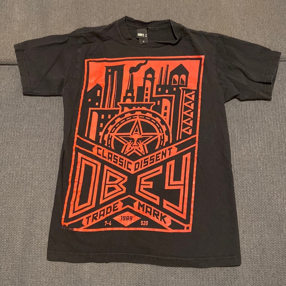 Vintage obey black tee with logo